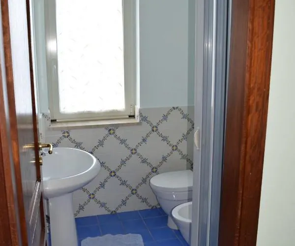 Mare E Terme A Guardia Piemontese Apartmán *